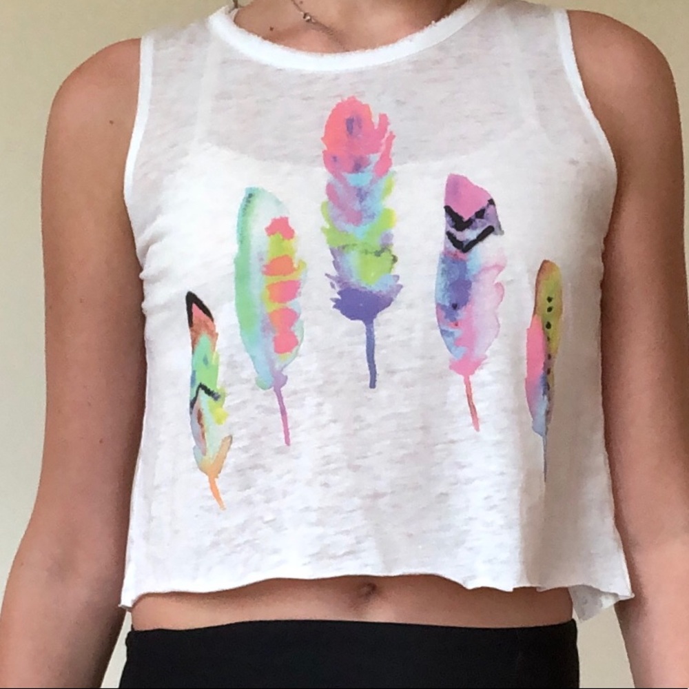Cropped tank top tea with colorful feathers